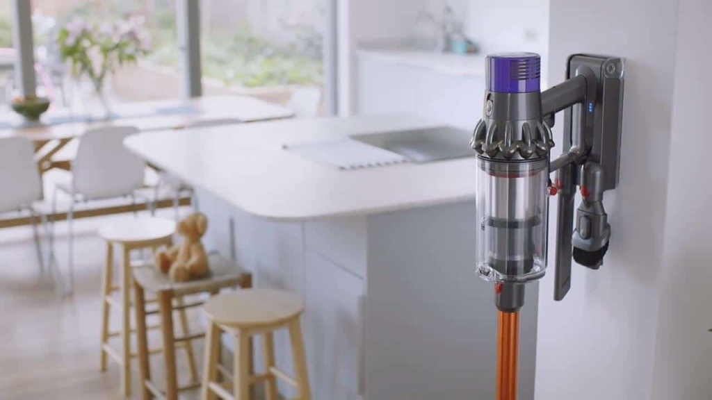 Обзор лучших вертикальных пылесосов Dyson