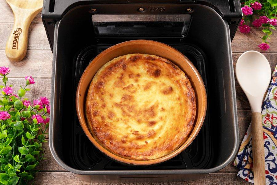 творожная запеканка, приготовленная в аэрогриле