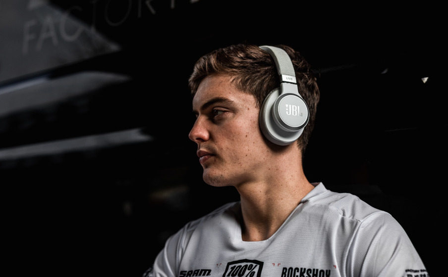 беспроводные наушники JBL Live 660NC