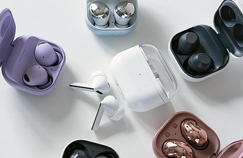 различные модели беспроводных наушников Samsung