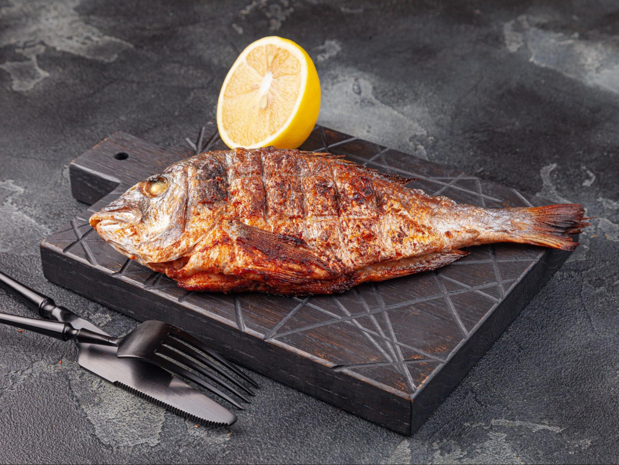 дорада на углях